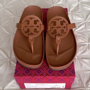New In Box Tory Burch Cloud Miller Sandal Shoes size 9 Color is Tan/Brown